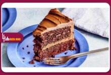 آموزش تصویری کیک شکلاتی بدون فر مخصوص تازه کارها با دستور تضمینی و مواد ساده